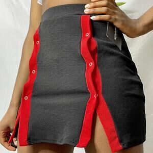 PrettyLittleThing Black Popper Mini Skirt – Size US 4 NWT